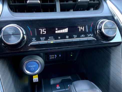 Used 2021 Toyota Venza XLE w/ Softex Package AWD/4WD image 32