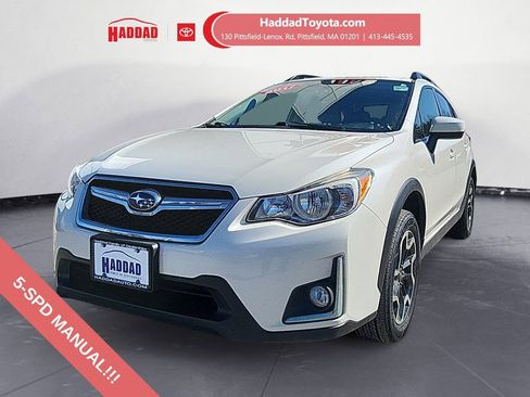 Used 2017 Subaru Crosstrek 2.0i Premium image 1