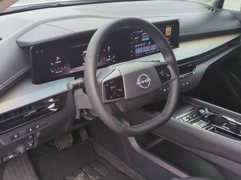 Used 2025 Nissan Murano SL w/ Cargo Package image 10