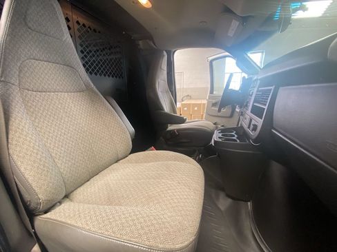 Used 2022 Chevrolet Express 2500 w/ Enhanced Convenience Package RWD image 36