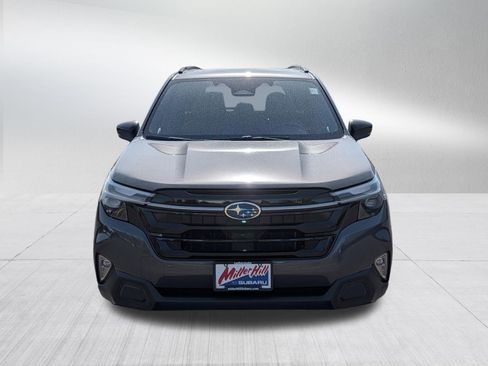Used 2025 Subaru Forester Touring AWD/4WD image 2