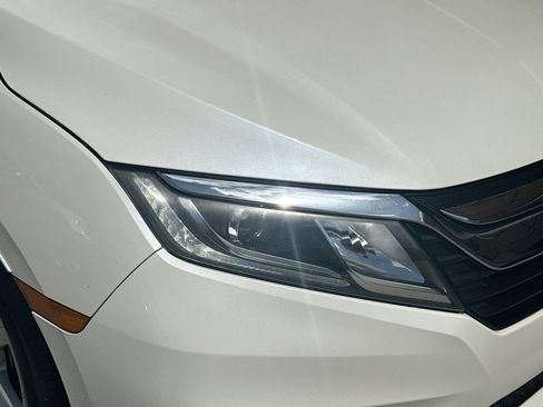 Certified 2018 Honda Odyssey EX image 32