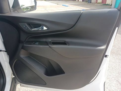 Used 2024 Chevrolet Equinox LT AWD/4WD image 17