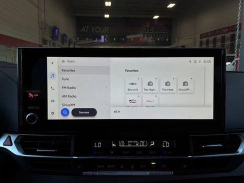 New 2026 Toyota Sienna XLE FWD image 31