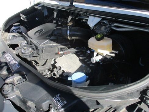 Used 2024 Mercedes-Benz Sprinter 2500 image 18