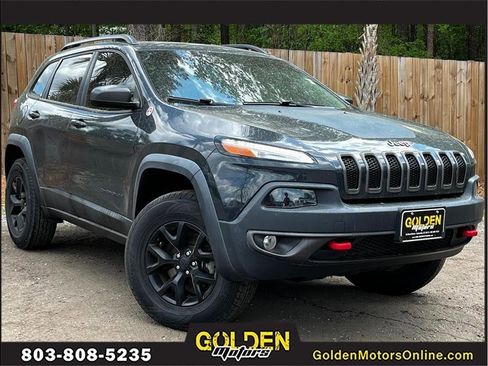 Used 2017 Jeep Cherokee Trailhawk w/ Comfort/Convenience Group AWD/4WD image 1