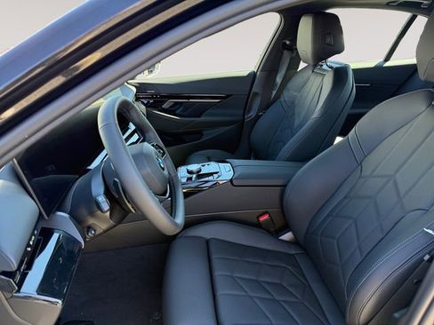 New 2026 BMW 530i xDrive w/ Premium Package image 9