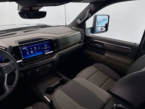 Used 2024 Chevrolet Silverado 2500 ZR2 w/ Technology Package image 26