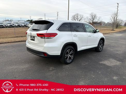Used 2019 Toyota Highlander LE image 7