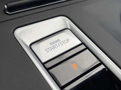 New 2026 Volkswagen Atlas SE image 16