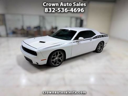 Used 2016 Dodge Challenger R/T Plus RWD image 1