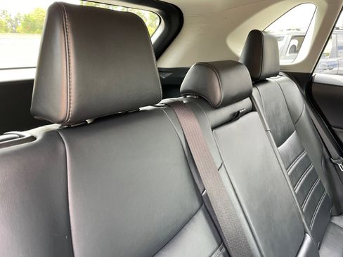 Used 2021 Toyota RAV4 XLE Premium image 20