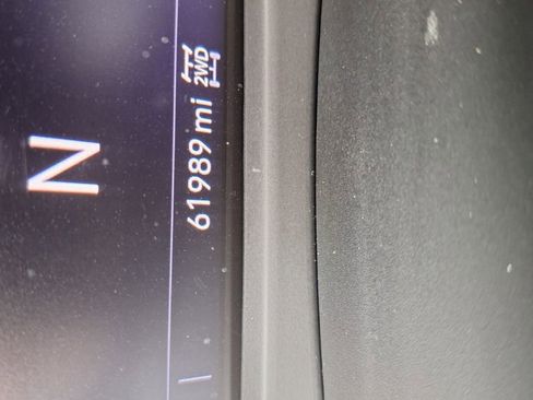 Used 2023 Cadillac XT4 Premium Luxury w/ Cold Weather Package AWD/4WD image 15