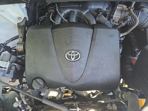 Used 2017 Toyota Highlander SE AWD/4WD image 31