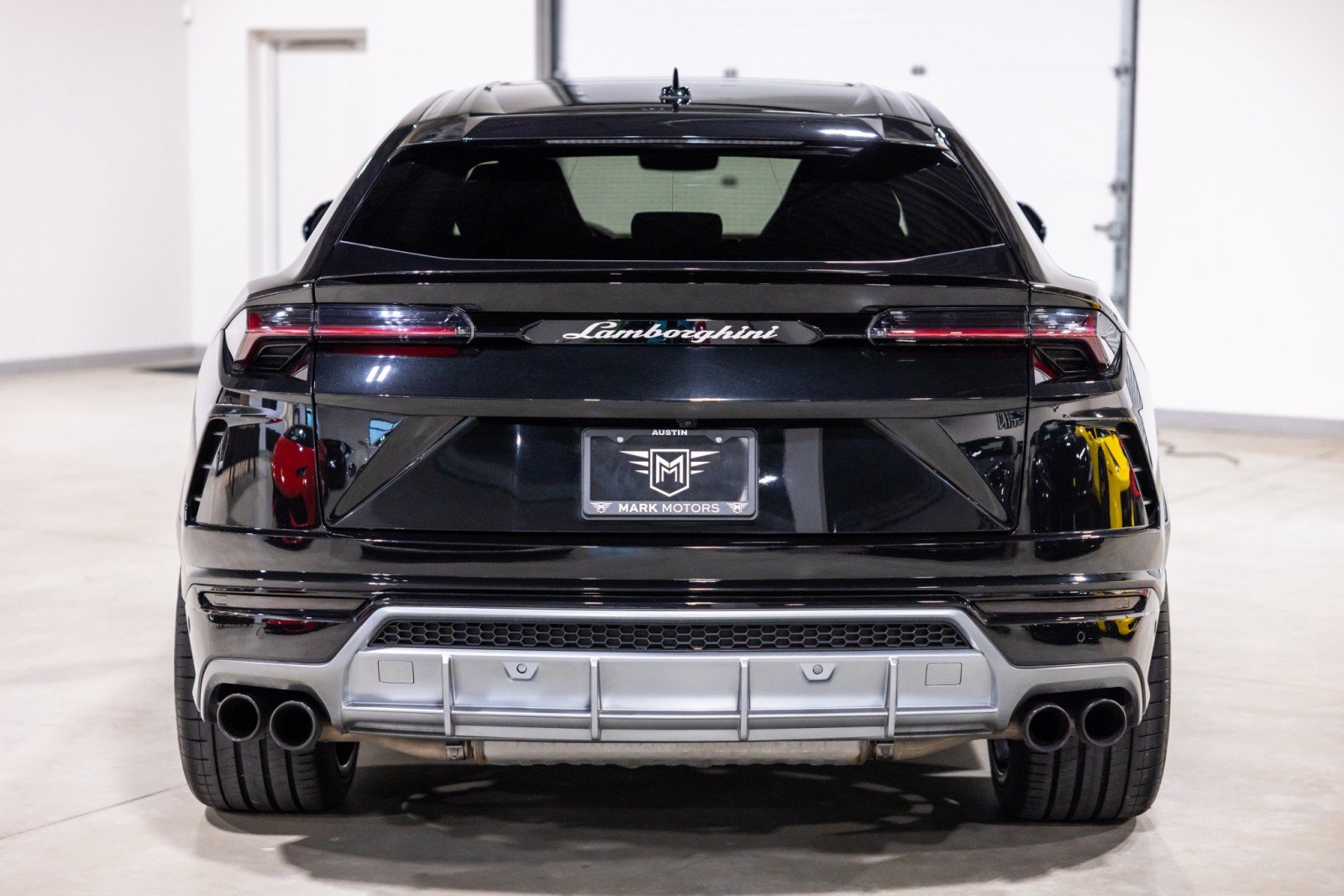 Used 2020 Lamborghini Urus AWD/4WD image 8