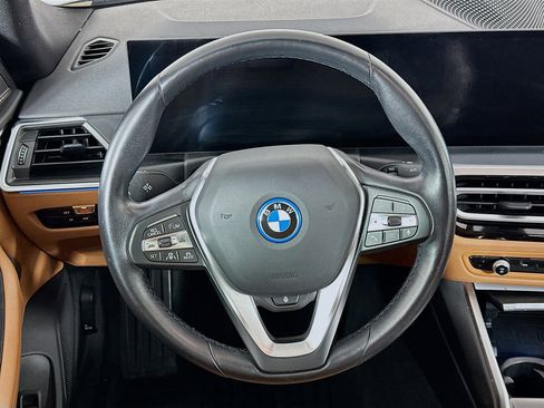 Used 2023 BMW i4 eDrive35 RWD image 18