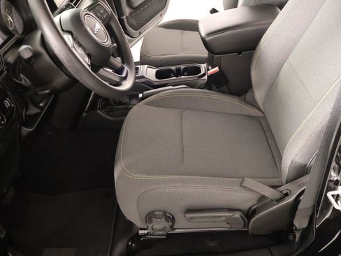 Used 2025 Jeep Gladiator Sport image 10