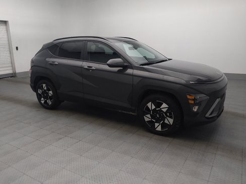Used 2025 Hyundai Kona SEL FWD image 11