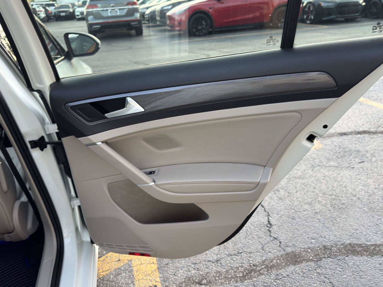 Used 2019 Volkswagen Golf 4-Door FWD image 33
