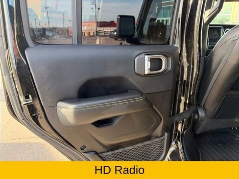 Used 2018 Jeep Wrangler Unlimited Sahara image 15