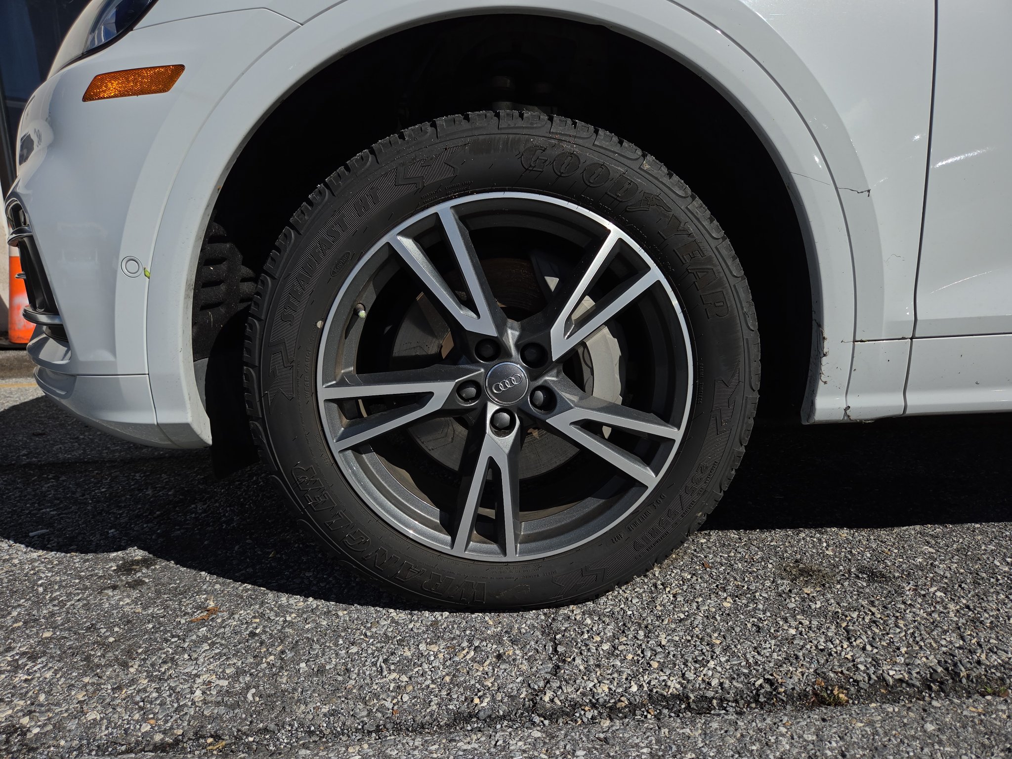 Used 2020 Audi Q5 e Prestige AWD/4WD image 8