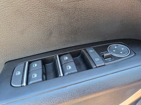 Used 2025 Kia Soul LX w/ LX Technology Package FWD image 39