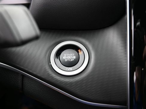 Used 2025 Jeep Grand Cherokee Laredo image 23