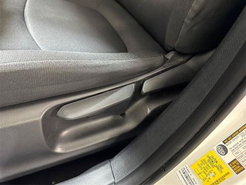 Used 2021 Toyota Corolla LE w/ Carpet Mat Package (TMS) FWD image 19