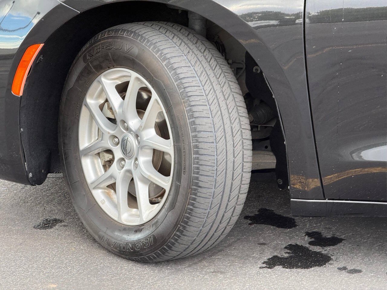 Used 2022 Chrysler Pacifica Touring-L FWD image 18
