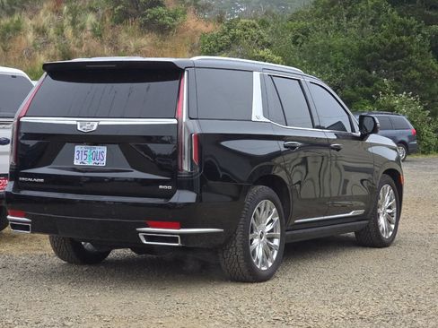 Used 2021 Cadillac Escalade Premium Luxury w/ Driver Assist Tech Package AWD/4WD image 5