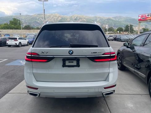 Used 2025 BMW X7 xDrive40i AWD/4WD image 4
