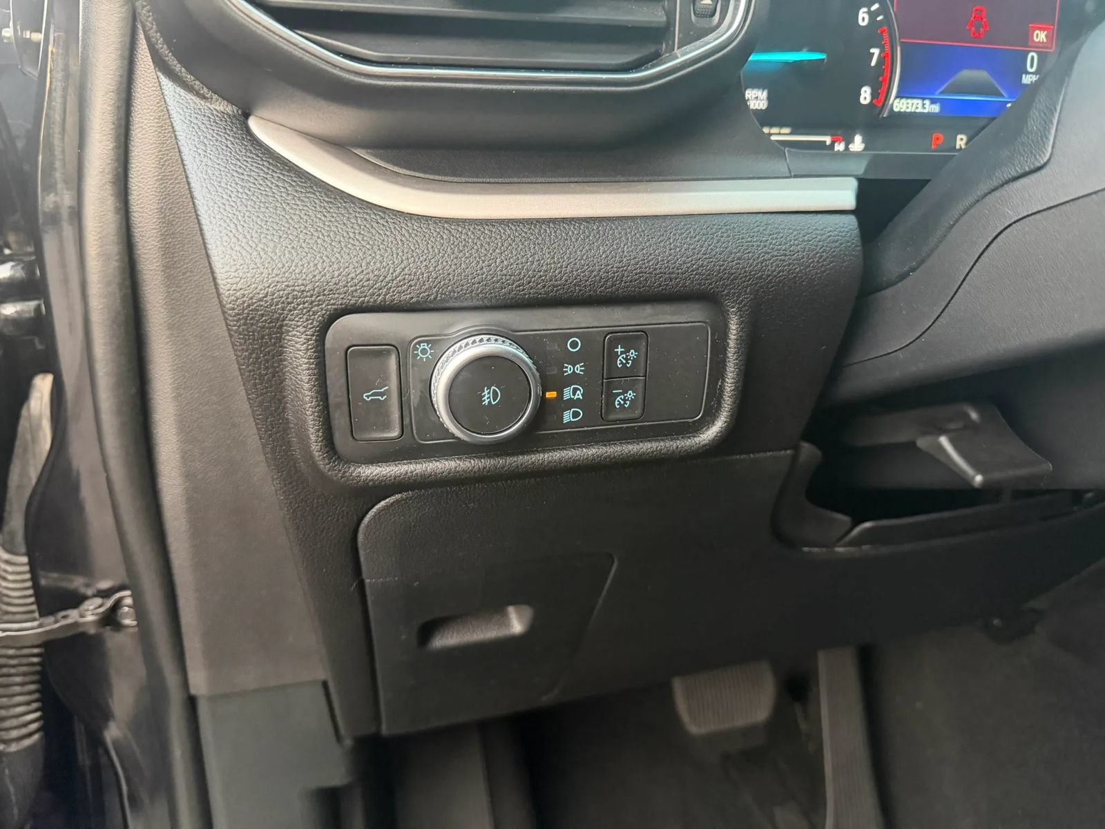Used 2022 Ford Explorer XLT w/ Equipment Group 202A AWD/4WD image 8