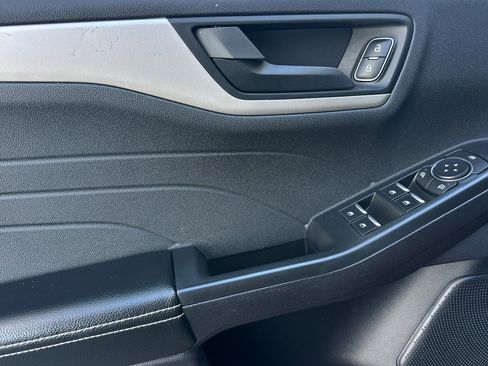 Used 2022 Ford Escape SE w/ Convenience Package image 10