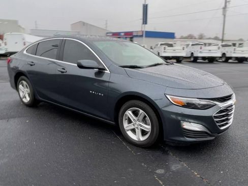 Used 2020 Chevrolet Malibu LS w/ Driver Confidence Package II image 2