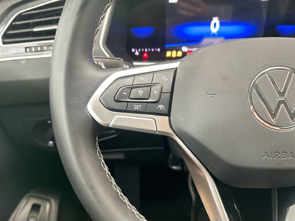 Used 2024 Volkswagen Tiguan SE FWD image 11