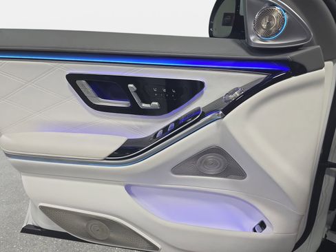 Used 2025 Mercedes-Benz Maybach S 580 4MATIC image 26