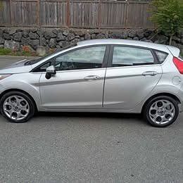 Used 2013 Ford Fiesta Titanium FWD image 5