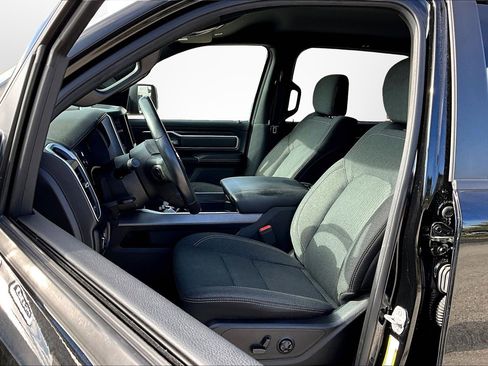 Used 2019 RAM 1500 Big Horn image 16