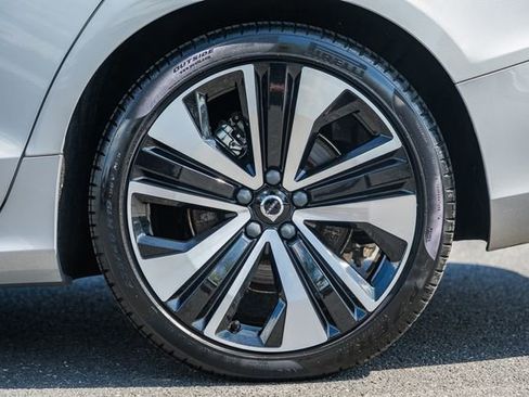 Certified 2023 Volvo S60 B5 Ultimate image 18