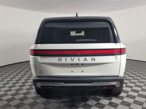 Used 2024 Rivian R1S Adventure AWD/4WD image 4