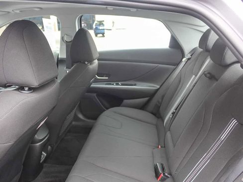 Certified 2025 Hyundai Elantra SEL w/ Cargo Package FWD image 23