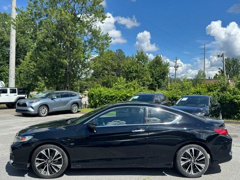 Used 2017 Honda Accord EX image 4