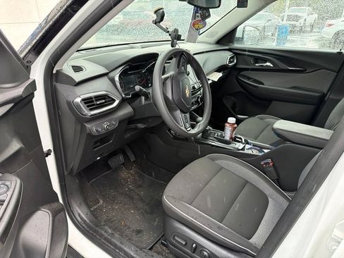Used 2023 Chevrolet TrailBlazer LT w/ Convenience Package AWD/4WD image 10