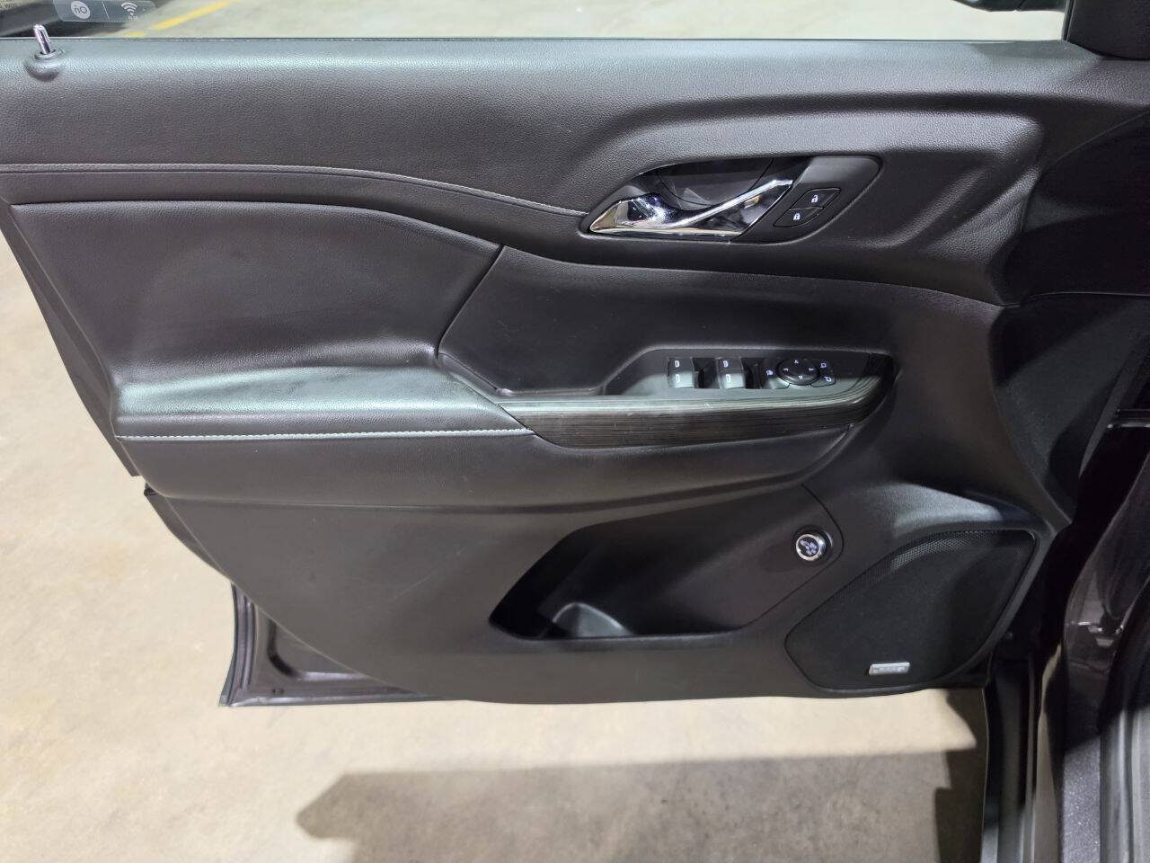 Used 2019 GMC Acadia SLT AWD/4WD image 24