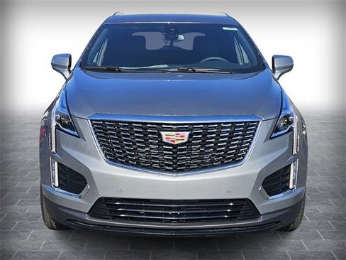 New 2026 Cadillac XT5 Luxury image 2