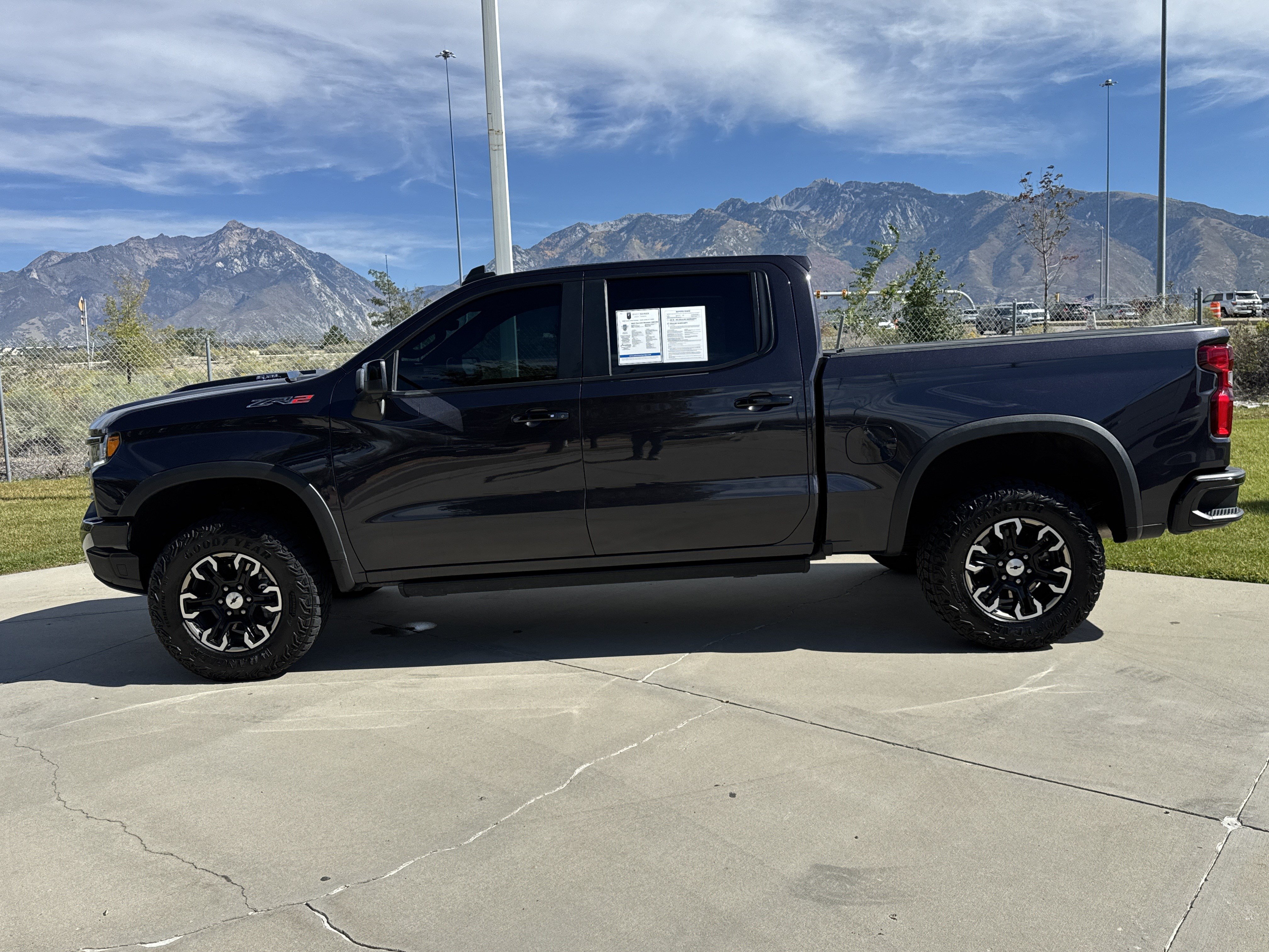 Used 2023 Chevrolet Silverado 1500 ZR2 w/ Technology Package AWD/4WD image 7
