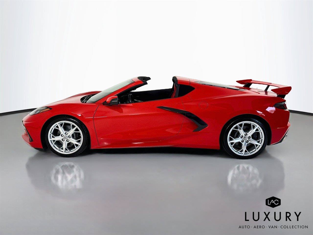 Used 2020 Chevrolet Corvette Stingray Coupe w/ 1LT RWD image 8