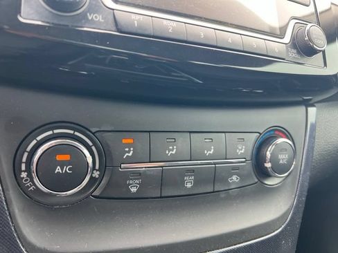 Used 2017 Nissan Sentra SR w/ SR Midnight Edition FWD image 17