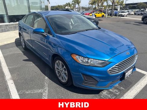 Used 2019 Ford Fusion SE FWD image 4