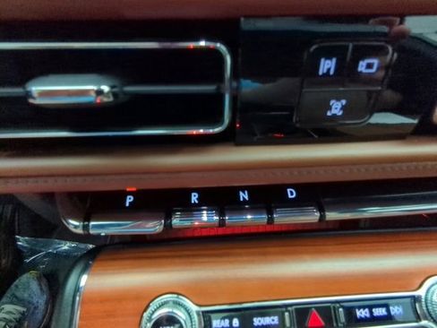 Used 2024 Lincoln Aviator Reserve w/ Equipment Group 201A AWD/4WD image 19